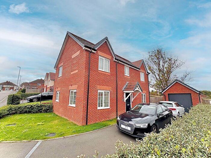 4 Bedroom Detached House For Sale In Shearing Close, Upper Gornal, DY1