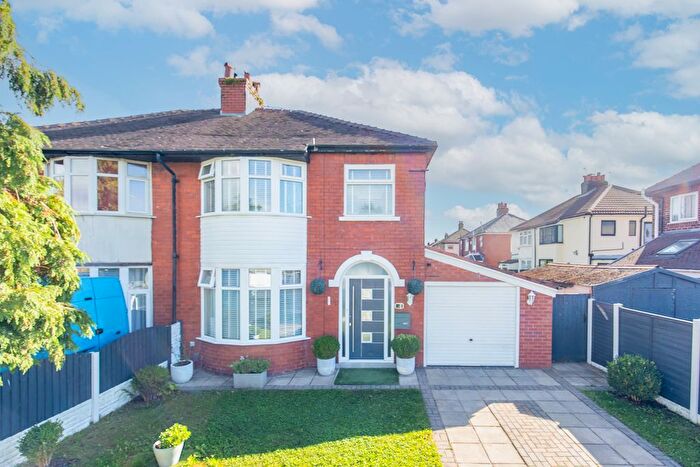 3 Bedroom Semi-Detached House For Sale In Glen Grove, Ribbleton, PR2
