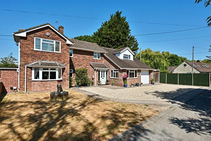 5 Bedroom Detached House For Sale In Bramley Road, Sherfield-On-Loddon, RG27
