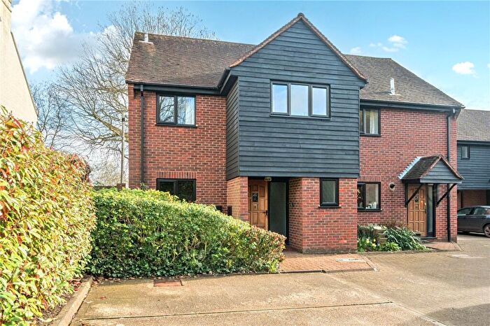 3 Bedroom Semi Detached House For Sale In West Mead, The Hart, Farnham, Surrey, GU9