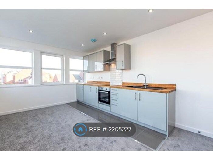 1 Bedroom Flat To Rent In Raebarn House, Waterlooville, PO7