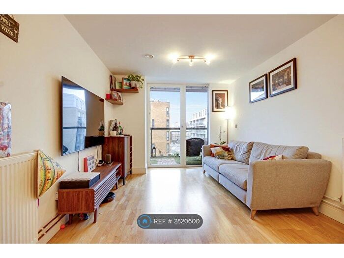 2 Bedroom Flat To Rent In Wood Wharf, London, SE10