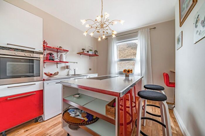 3 Bedroom Terraced House To Rent In Tamworth Street, Fulham, London, SW6