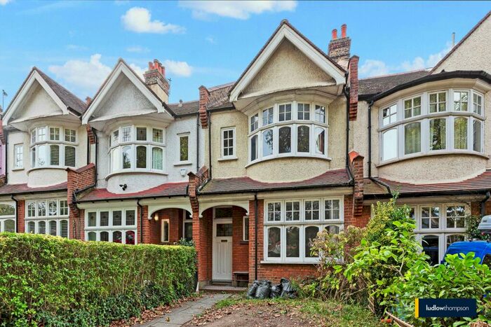 3 Bedroom Semi-Detached House To Rent In Lordship Lane, London, SE22