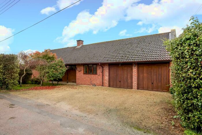 3 Bedroom Detached Bungalow For Sale In Filchampstead, Nr Cumnor, OX2