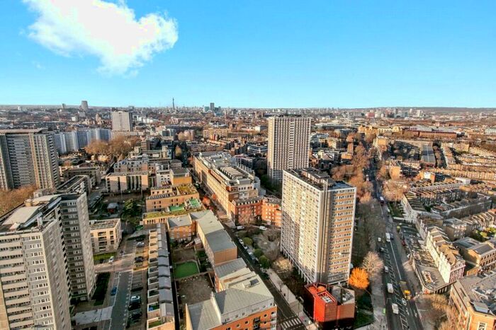 2 Bedroom Flat To Rent In Carrara Tower, London, EC1V