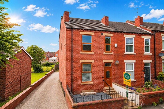 3 Bedroom End Terrace House For Sale In Bolus Lane, Outwood, Wakefield, WF1