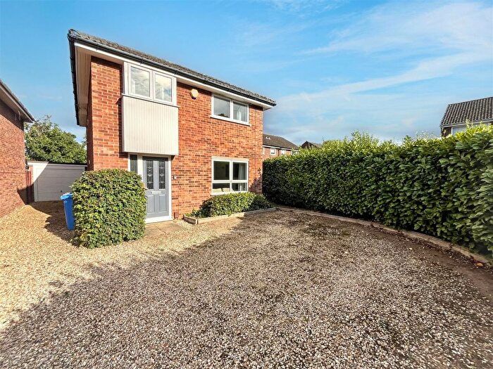 5 Bedroom Detached House For Sale In Walcot Close, Norwich, NR5