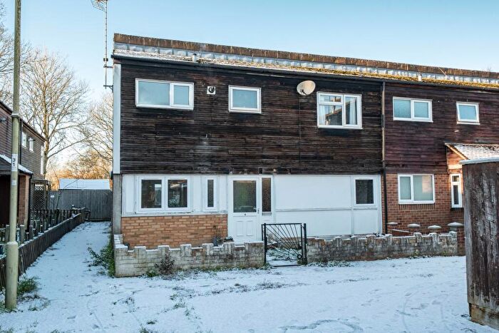 4 Bedroom End Of Terrace House For Sale In Pilgrims Way, Andover, SP10