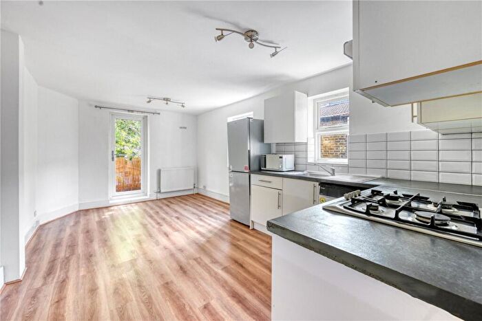 3 Bedroom Apartment To Rent In Casselden Road, London, NW10