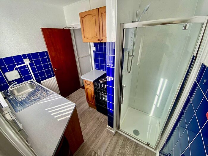 1 Bedroom Property To Rent In Manor Road, Manselton, Swansea, SA5