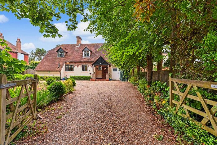 4 Bedroom Detached House For Sale In Dobbins Lane - Wendover, HP22