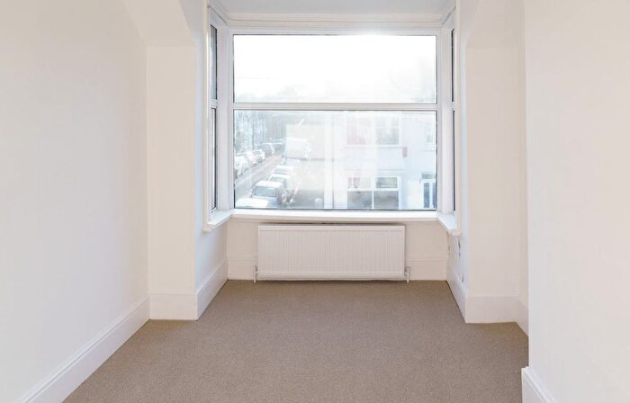2 Bedroom Flat To Rent In Danesmead Terrace, Margate, Kent, CT9