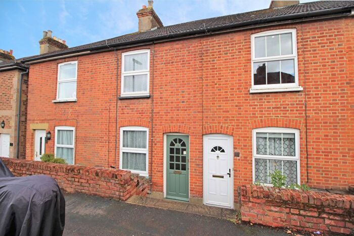 2 Bedroom Terraced House To Rent In New Cross Road, Guildford, GU2