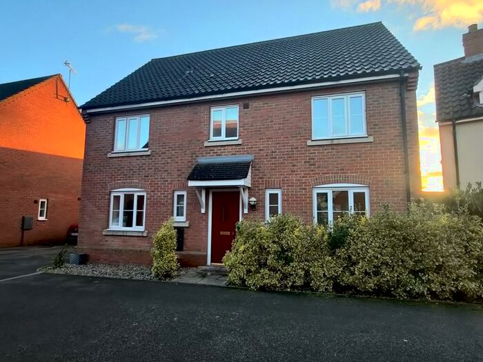 4 Bedroom House To Rent In Kendall Close, Bury St. Edmunds, IP32