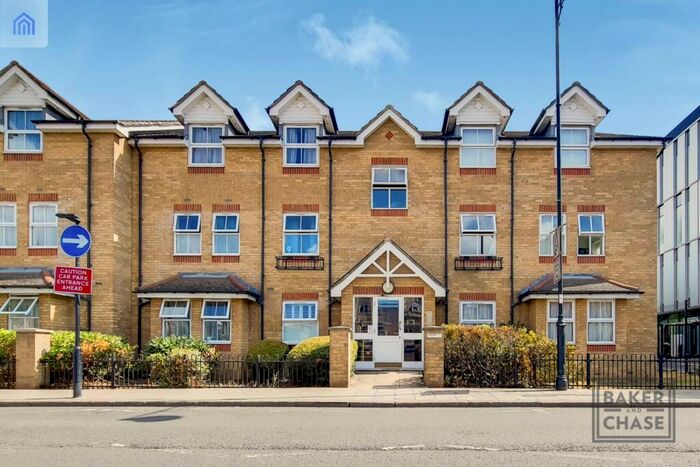 2 Bedroom Flat To Rent In Genotin Road, Enfield Town, EN1