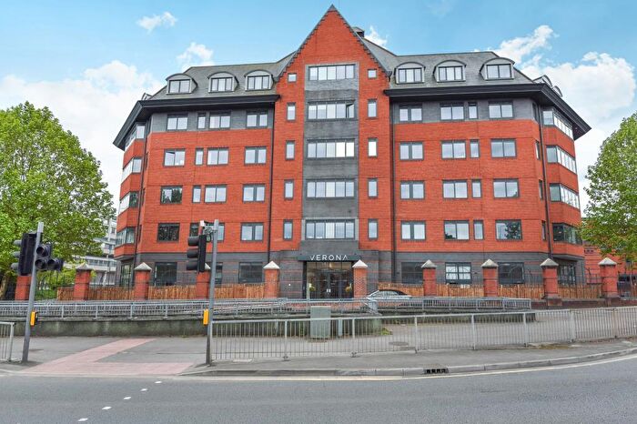 1 Bedroom Apartment To Rent In Slough, Berkshire, SL1