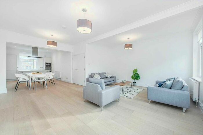 3 Bedroom Flat To Rent In Welbeck Street, Marylebone, W1G