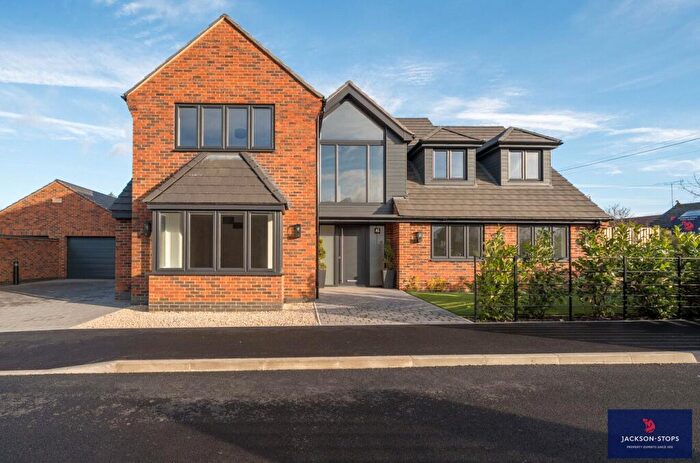 5 Bedroom Detached House For Sale In Shefford Road, Clophill, Bedford, Bedfordshire, MK45