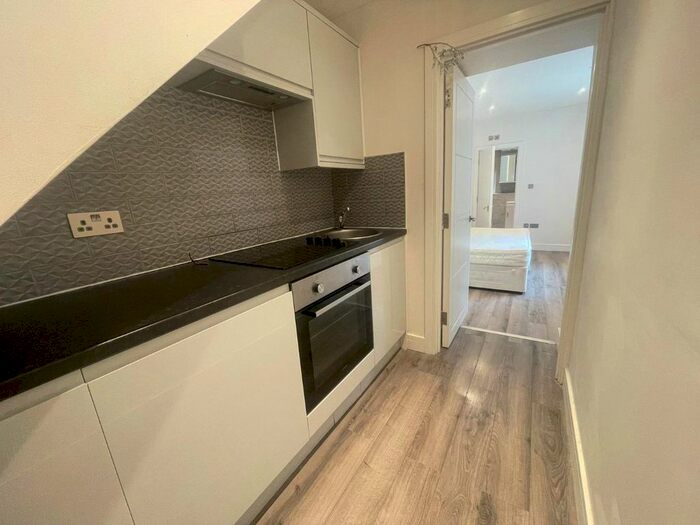 Studio To Rent In Archway Road, London, N6