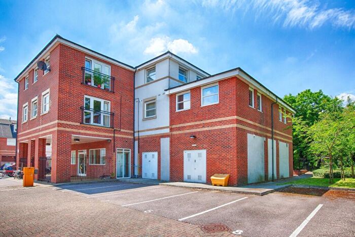 2 Bedroom Apartment For Sale In Claughton Court, Russet Drive, St Albans, Herts, AL4