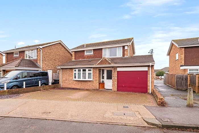 4 Bedroom Detached House For Sale In The Drove Way, Istead Rise, Gravesend, Kent, DA13