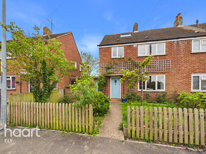 3 Bedroom Semi-Detached House For Sale In Steward Close, Stuntney, CB7