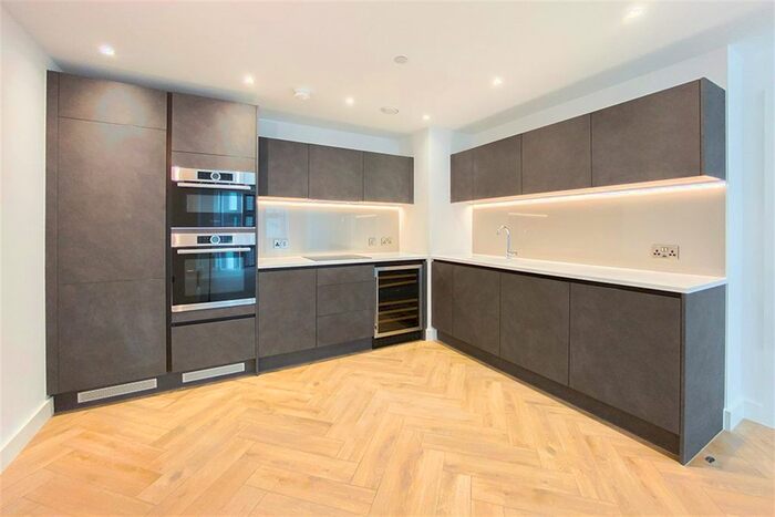 2 Bedroom Flat To Rent In Chester Road, Manchester, M15