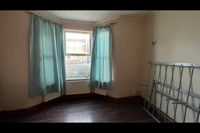 4 Bedroom Terraced House To Rent In Sibley Grove, East Ham, London, E12