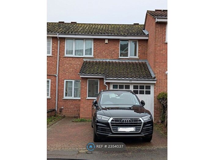 3 Bedroom Semi-Detached House To Rent In Aylsham Drive, Ickenham, Uxbridge, UB10