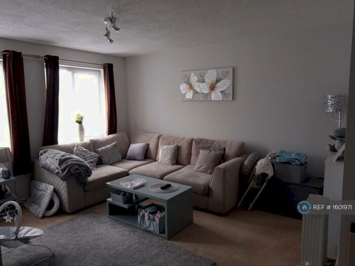 1 Bedroom Maisonette To Rent In St Johns Crescent, Broadbridge Heath, Horsham, RH12