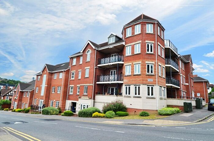1 Bedroom Flat To Rent In Hamilton Road, High Wycombe, HP13