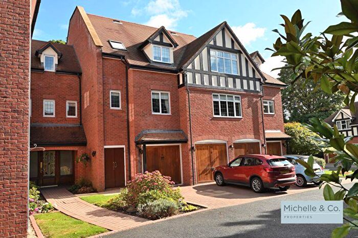 3 Bedroom Flat To Rent In Station Road, Knowle, B93