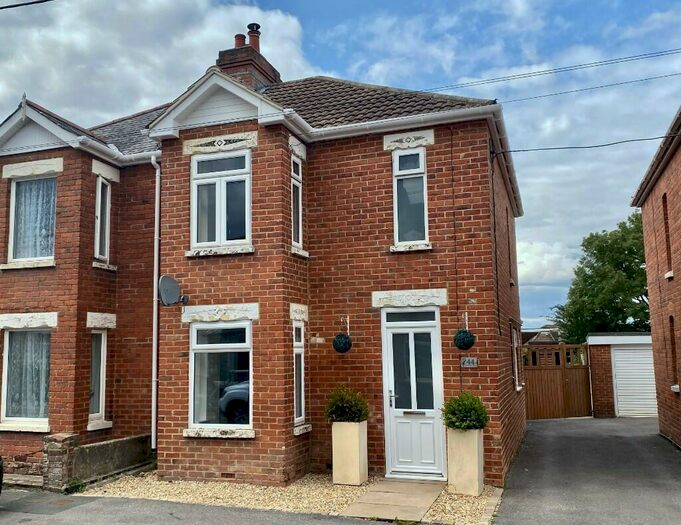 3 Bedroom Semi-Detached House To Rent In Waltham Chase, SO32