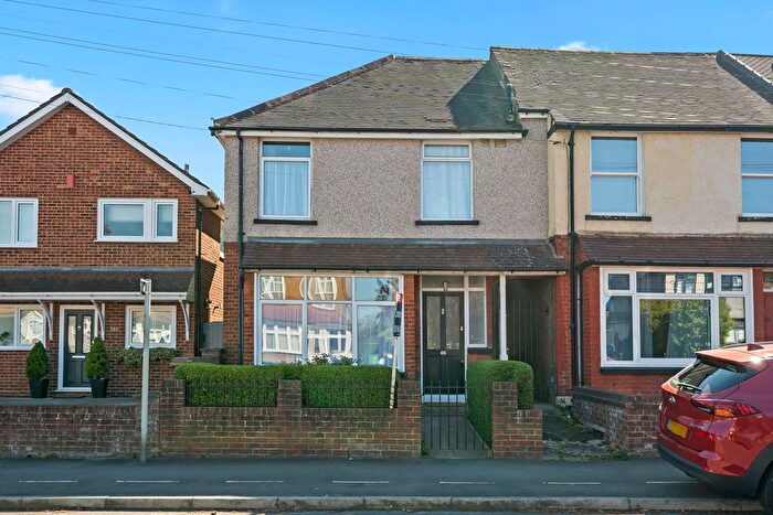 3 Bedroom End Terrace House For Sale In Gander Green Lane, Sutton, SM1
