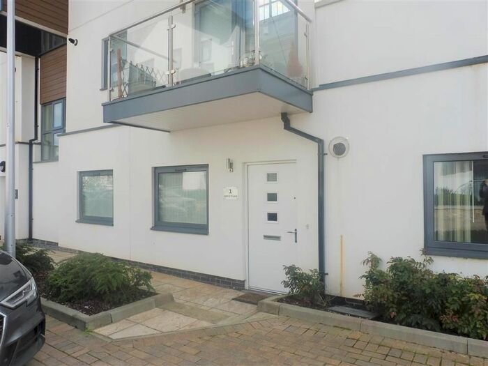 2 Bedroom Flat To Rent In Orchid Way, Torquay, TQ2
