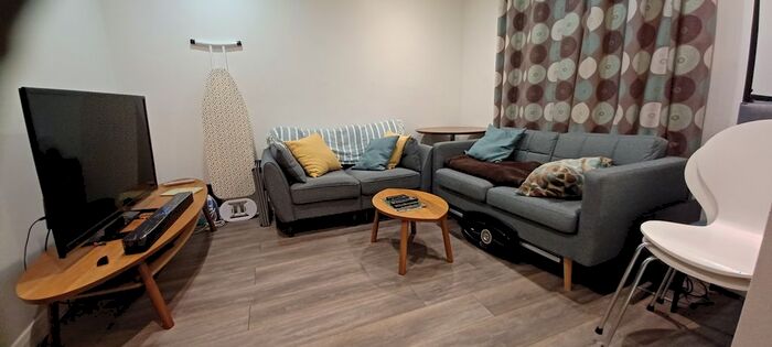 2 Bedroom Flat To Rent In Delph Court, Leeds, LS6