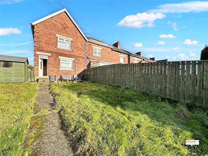 3 Bedroom End Of Terrace House To Rent In Windermere Terrace, South Moor, Stanley, County Durham, DH9