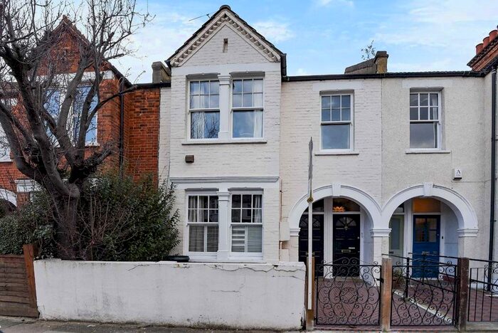 2 Bedroom Flat To Rent In Tranmere Road, London, SW18