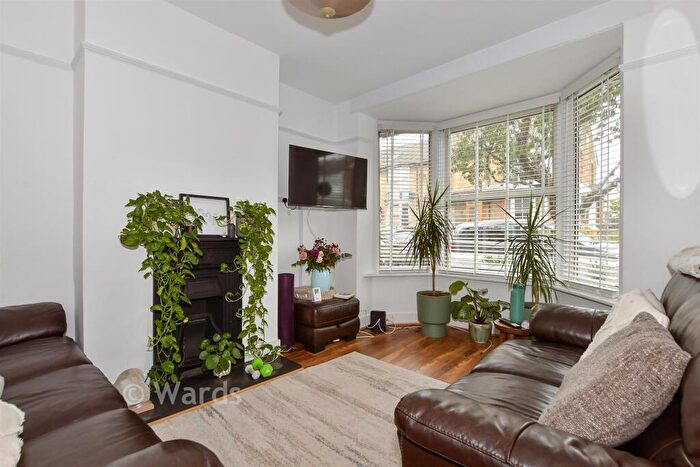 3 Bedroom Terraced House For Sale In Holland Road, Maidstone, Kent, ME14