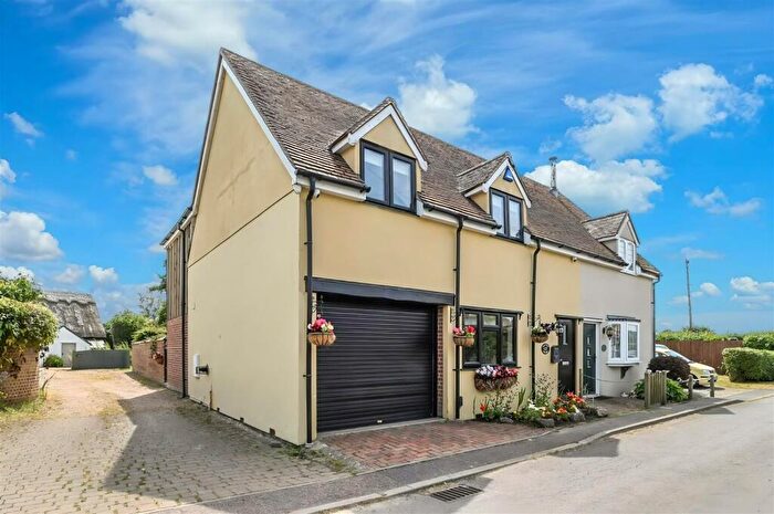 3 Bedroom Semi-Detached House For Sale In Parsonage Lane, Tendring, CO16