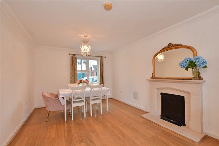 4 Bedroom Detached House For Sale In Burleigh Close, Romford, Essex, RM7