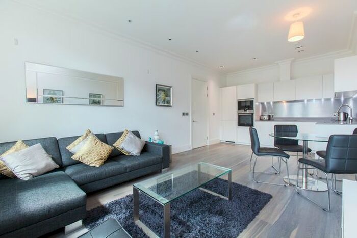 2 Bedroom Flat To Rent In Leman Street, Goodman's Fields, Aldgate, London, E1