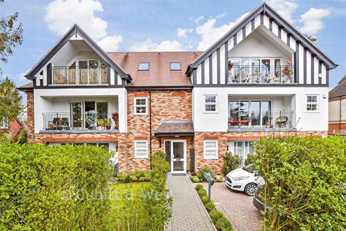 2 Bedroom Apartment For Sale In Queens Park Road, Caterham, Surrey, CR3