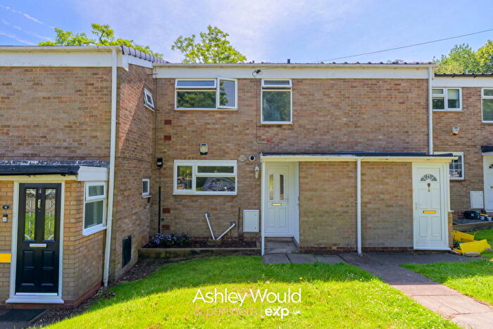 2 Bedroom Maisonette For Sale In Beeches Way, Birmingham, B31