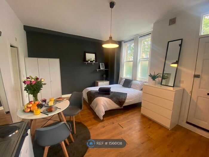 Studio To Rent In Rotherwood Road, London, SW15