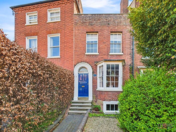 3 Bedroom Terraced House For Sale In Bromyard Road, Worcester, WR2