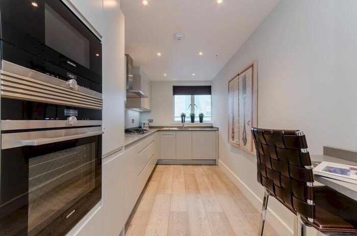 2 Bedroom Flat To Rent In Porchester Terrace, Bayswater, London, W2