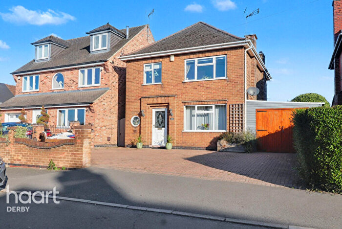 3 Bedroom Detached House For Sale In New Street, Swanwick, DE55