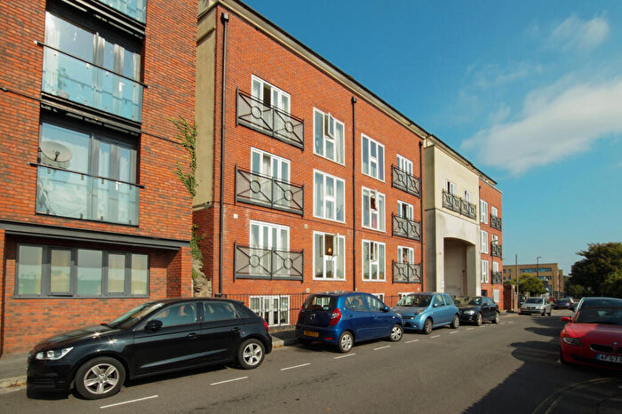 2 Bedroom Flat To Rent In Midland Mews, Waterloo Road, BS2